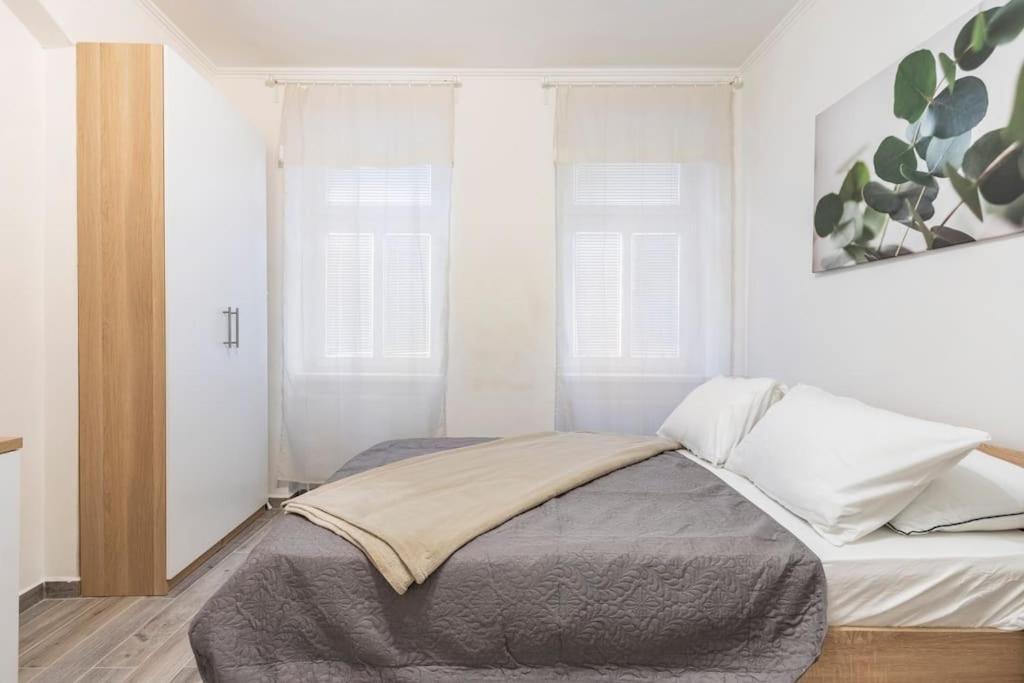 Апартаменты Apartman Vishegrad Карловы Вары Экстерьер фото